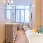Lady Esmeralda Apartment *